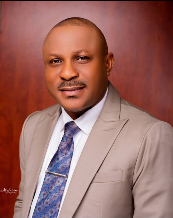 Pastor Idowu Okeze Earns Praise for Transforming Lives Through Youth Empowerment in Igbuzo